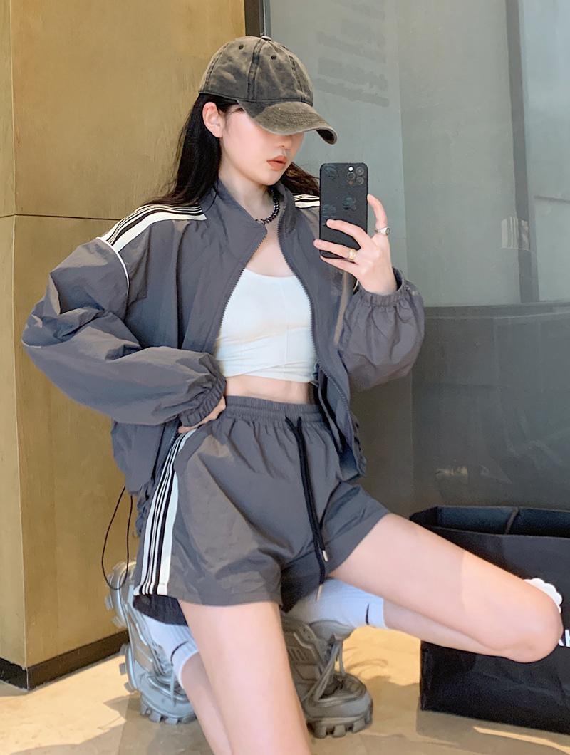 [세트구성] 델프 라인 배색 삼선 캐주얼 트레이닝 긴팔 바람막이 반바지 운동복 데일리 유니크 꾸안꾸 투피스