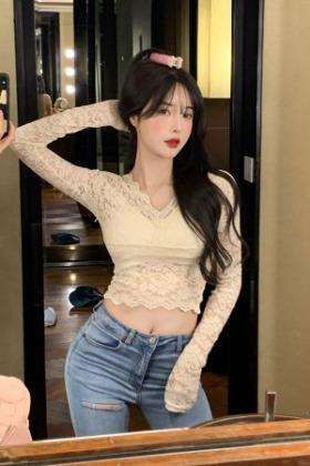 무료배송♥플라워레이스 브이넥 긴팔 크롭 탑 (블랙,아이보리)
