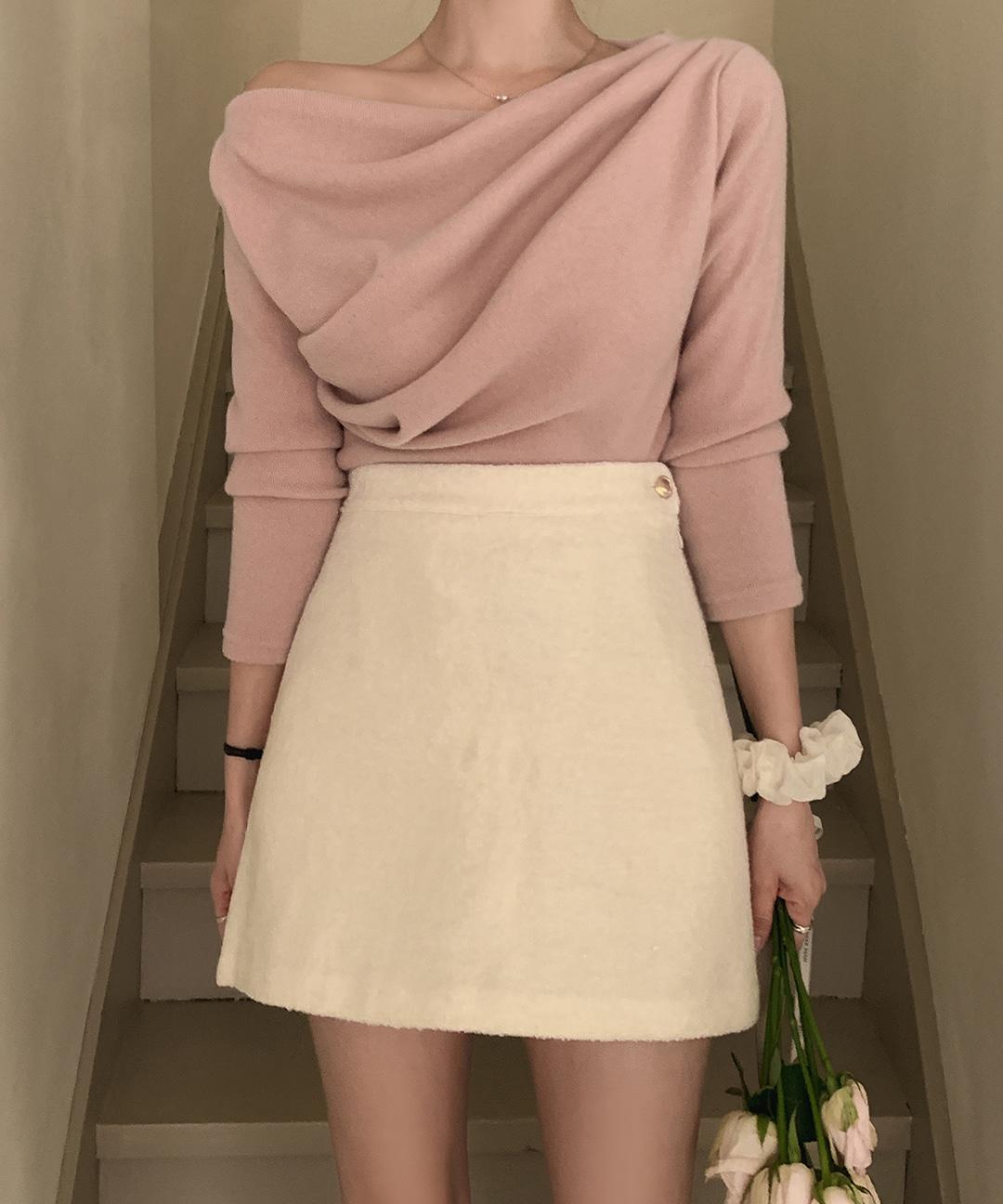 웰로즈 드레이프 오프숄더 셔링 티셔츠(4차 재진행)