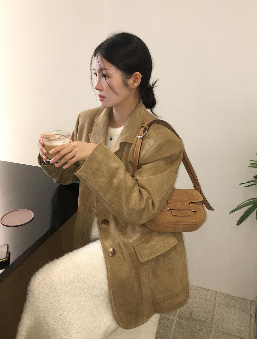 리언스 히든 퀄팅 안감양털 스웨이드 자켓 (2color)