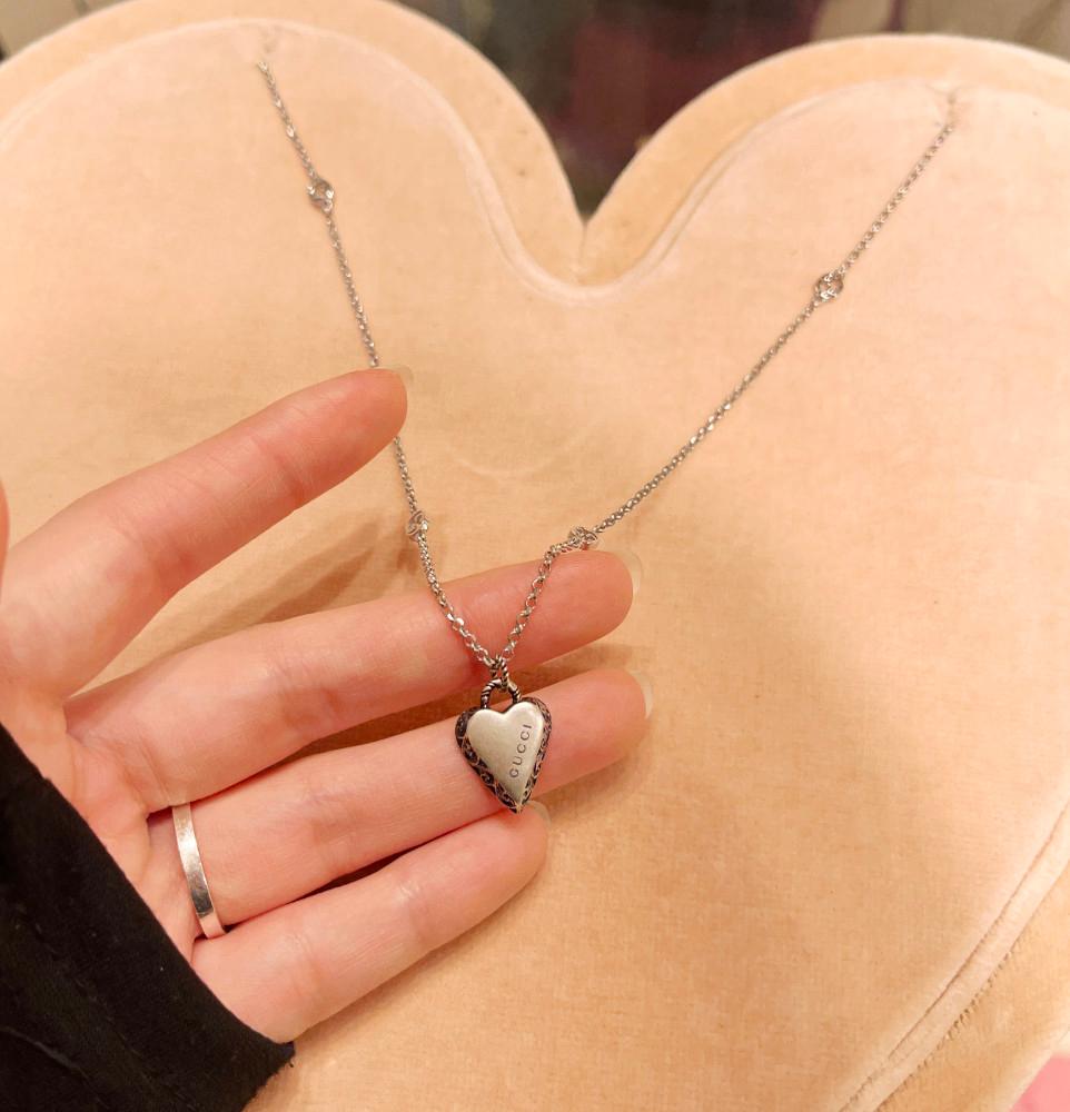 [Gucci] 구찌 하트 참 목걸이 678907