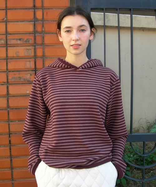 윈터 스트라이프 후디드 탑 와인