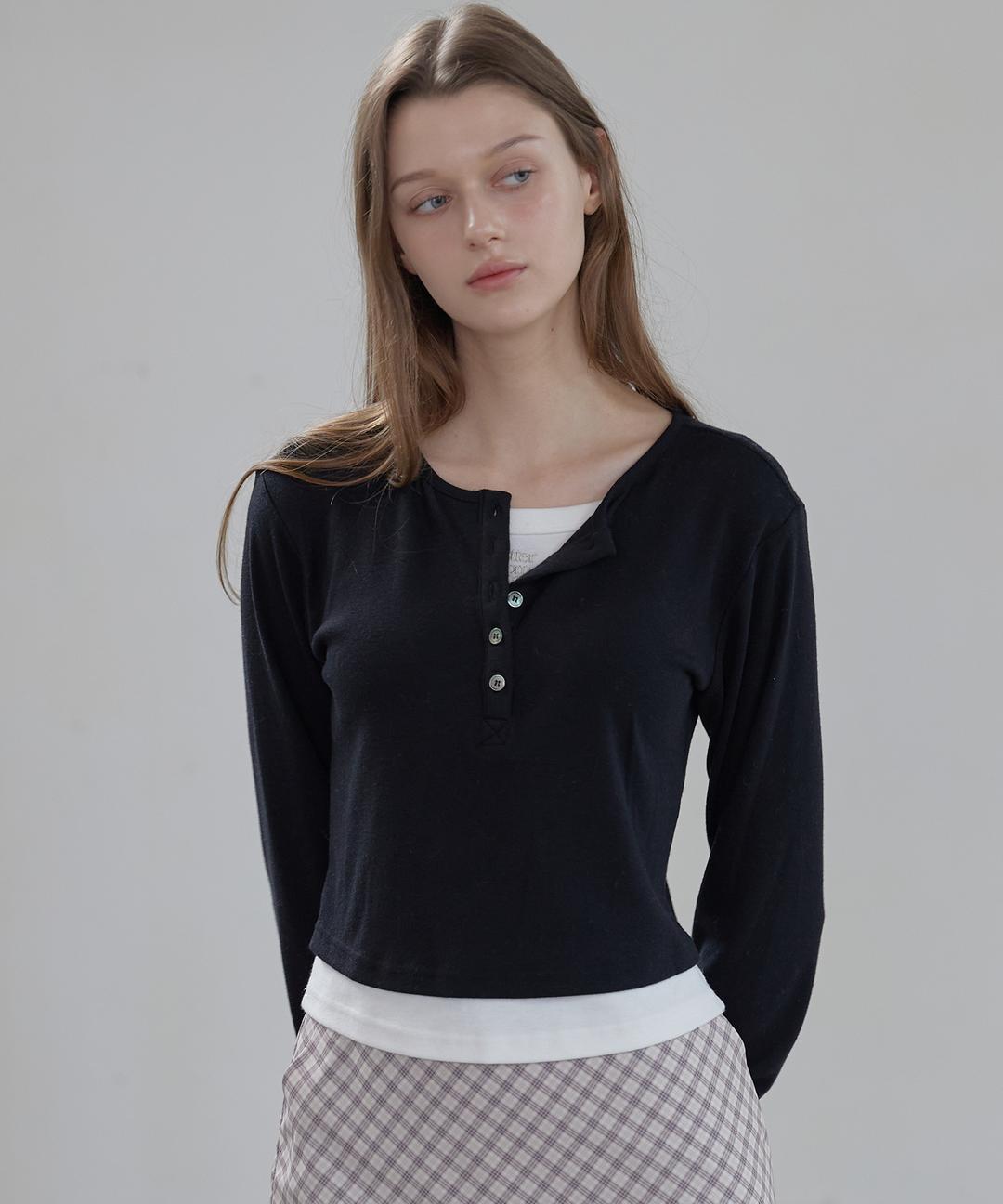 [9/26 순차배송] Logo Silver Embroidered Layered T-shirt ( Black )