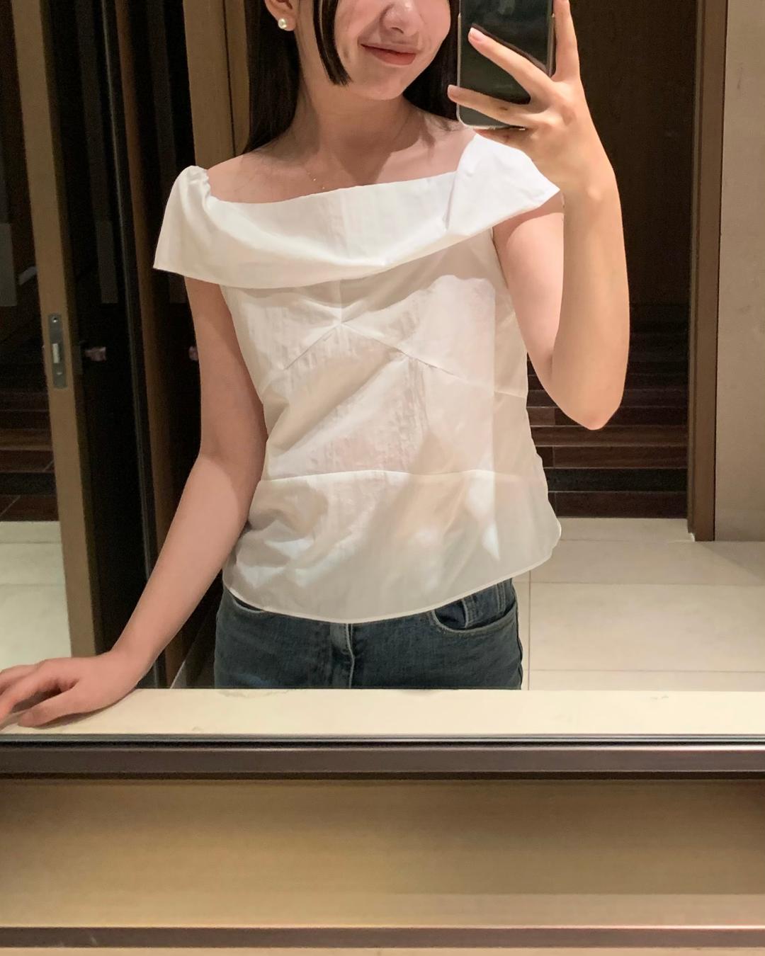 할시온 이브 나일론 오프숄더 블라우스