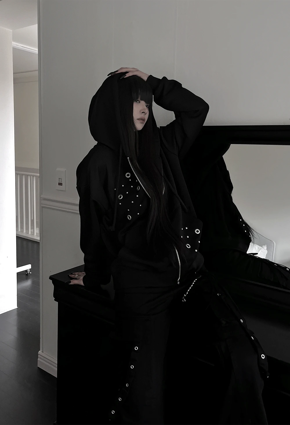 curve eyelet stud hoodie zip-up