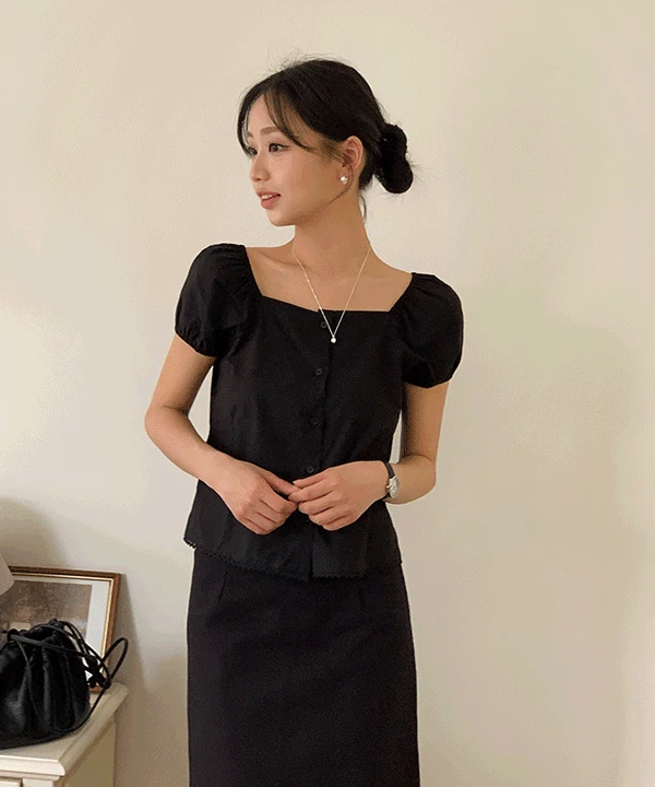 루디나 스퀘어넥 퍼프 소매 레이스 반팔 블라우스 -2color