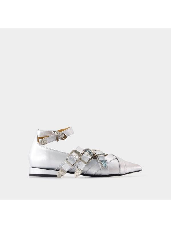 포인트 토 버클 스트랩 플랫 슈즈