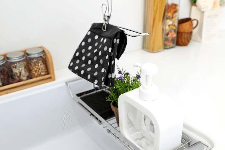 고급스러운 스텐 길이조절 행주 고무장갑 받침대