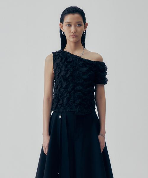 Volume One-shoulder Frill Top [ Black ]