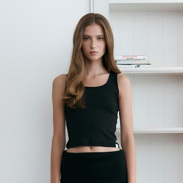 AS BASIC U NECK SLEEVELESS (BLACK)