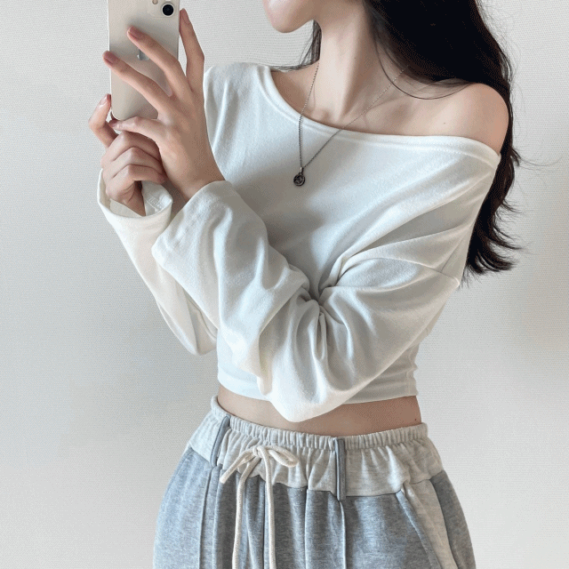 (2color/허리잘록!)메이비 언발 크롭 오프숄더 긴팔티셔츠