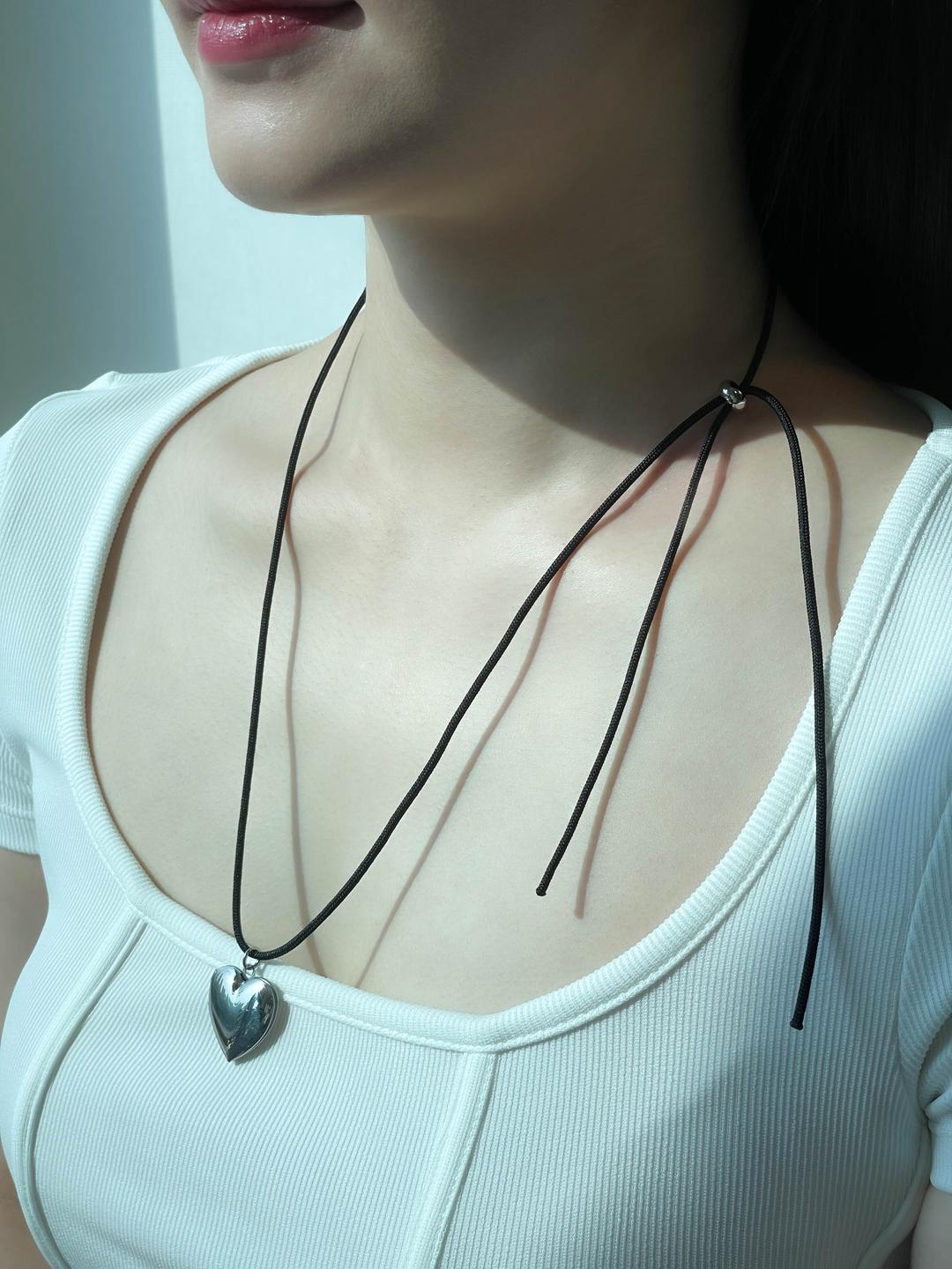 ‘Memory of heart’ locket string necklace