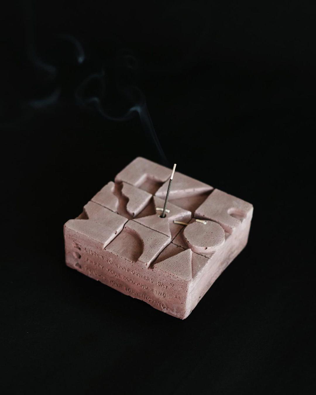 Brownbuilding | Fortune incense stick holder