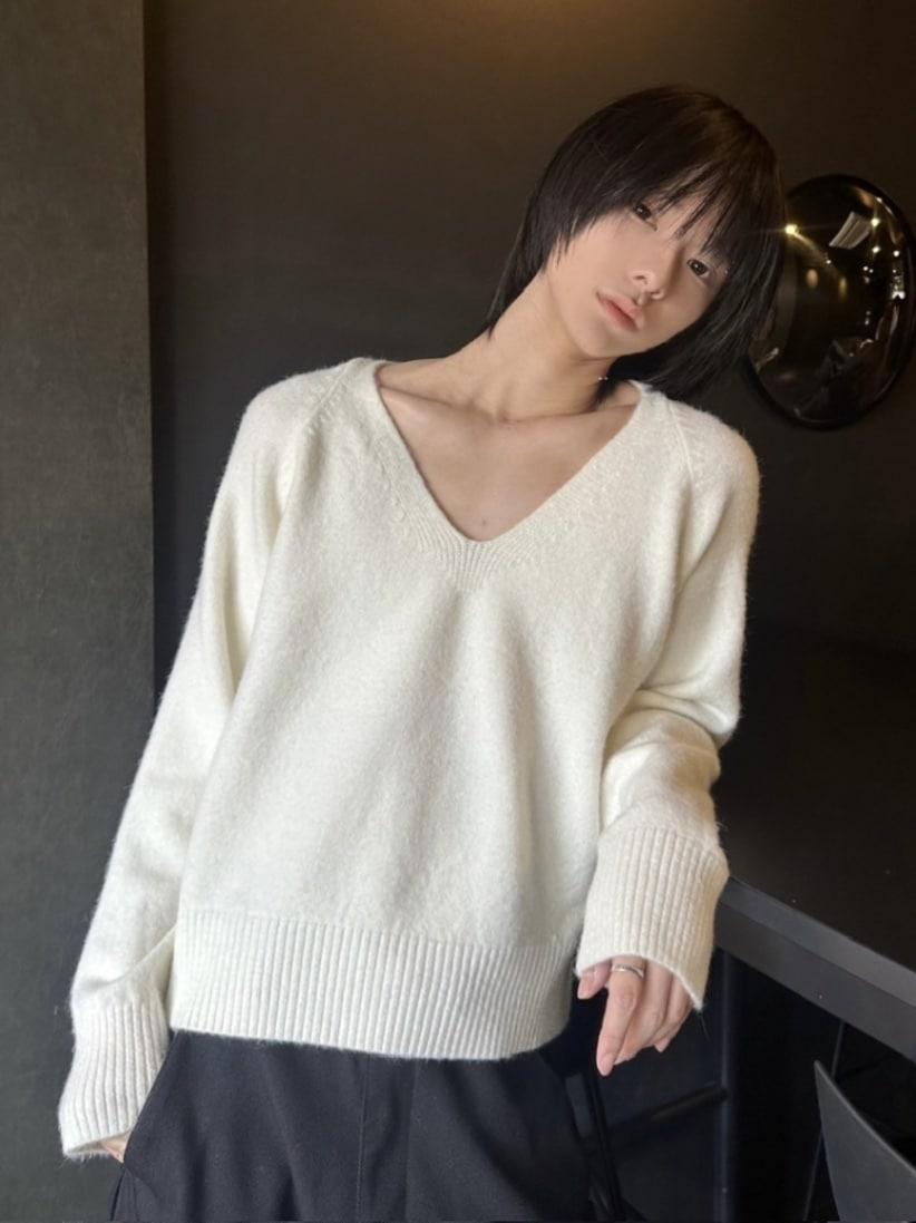 受注制【LUV CODE】v neck knit (2color)