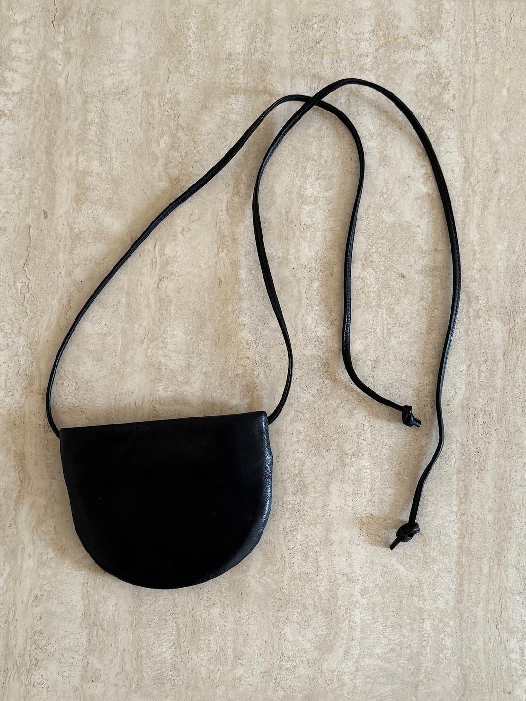 아키텍트 HALF MOON BAG (3COLOR)
