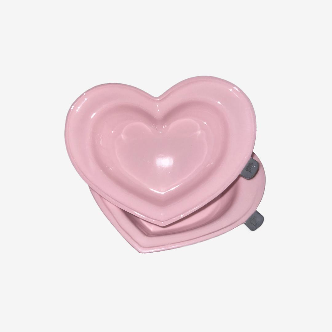 logo tag heart plate