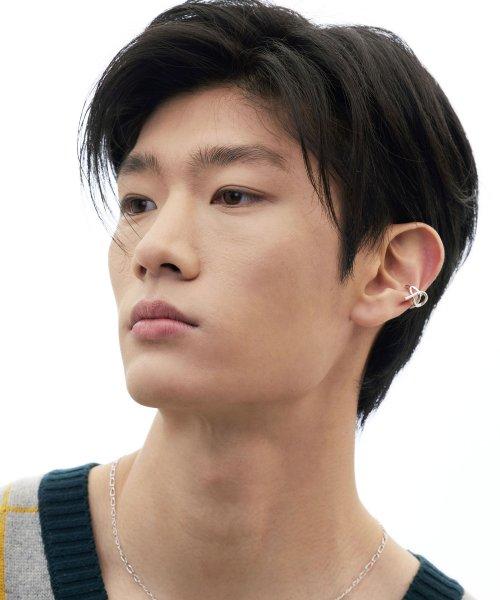 시그니처 로고 싱글 이어커프 (화이트)