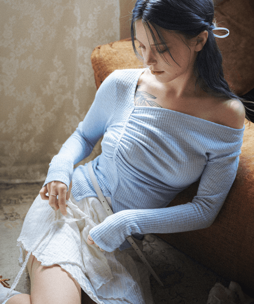 디어미(DEAR,ME)  레이니 셔링 롱 슬리브 탑 [스카이 블루] - 사이즈 & 후기 | 무신사