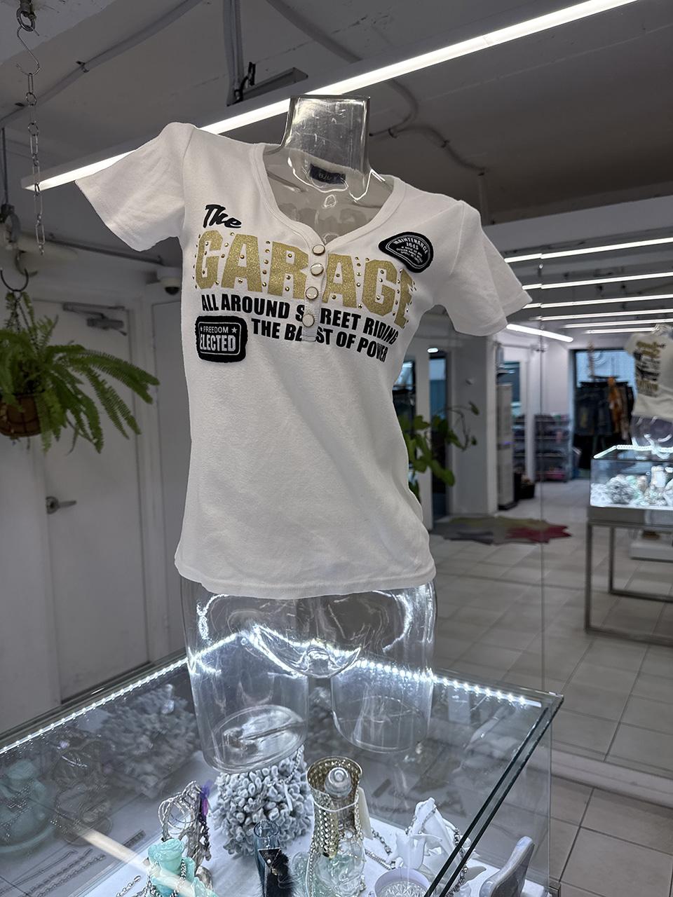 patch lettering henley neck top