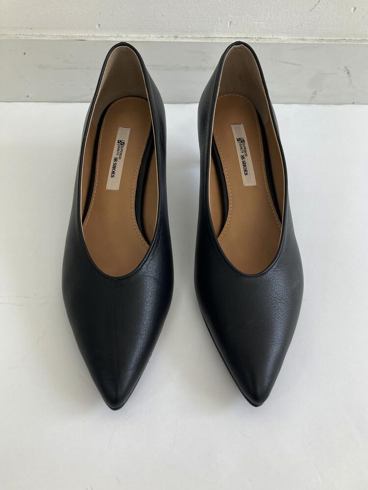 책갈피 slim pointed shoes