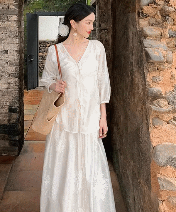 멜리아 브이넥 시스루 루즈핏 심플 여름 플라워 데일리 쓰리피스 코디세트 (아이보리화이트)