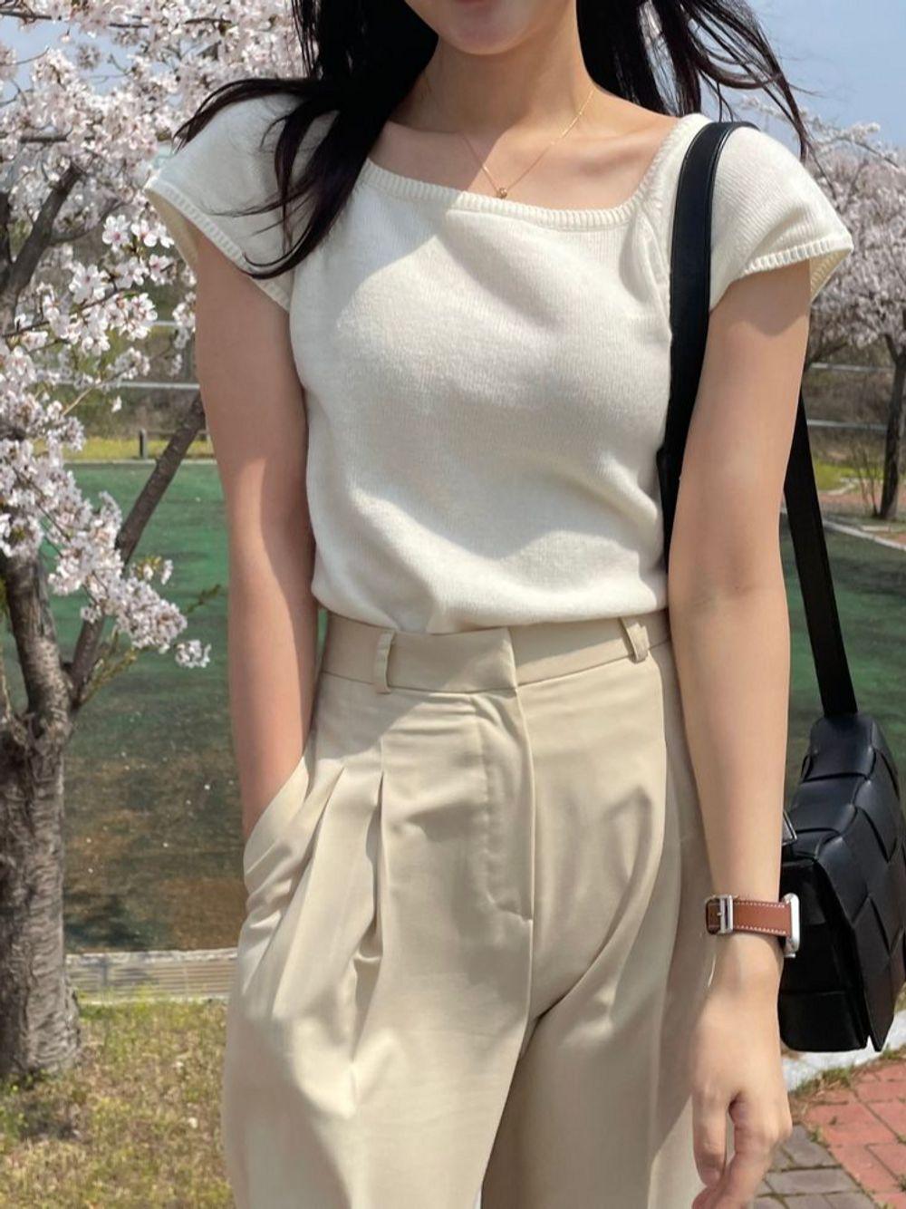 리브 반팔 스퀘어넥 니트 (2color)