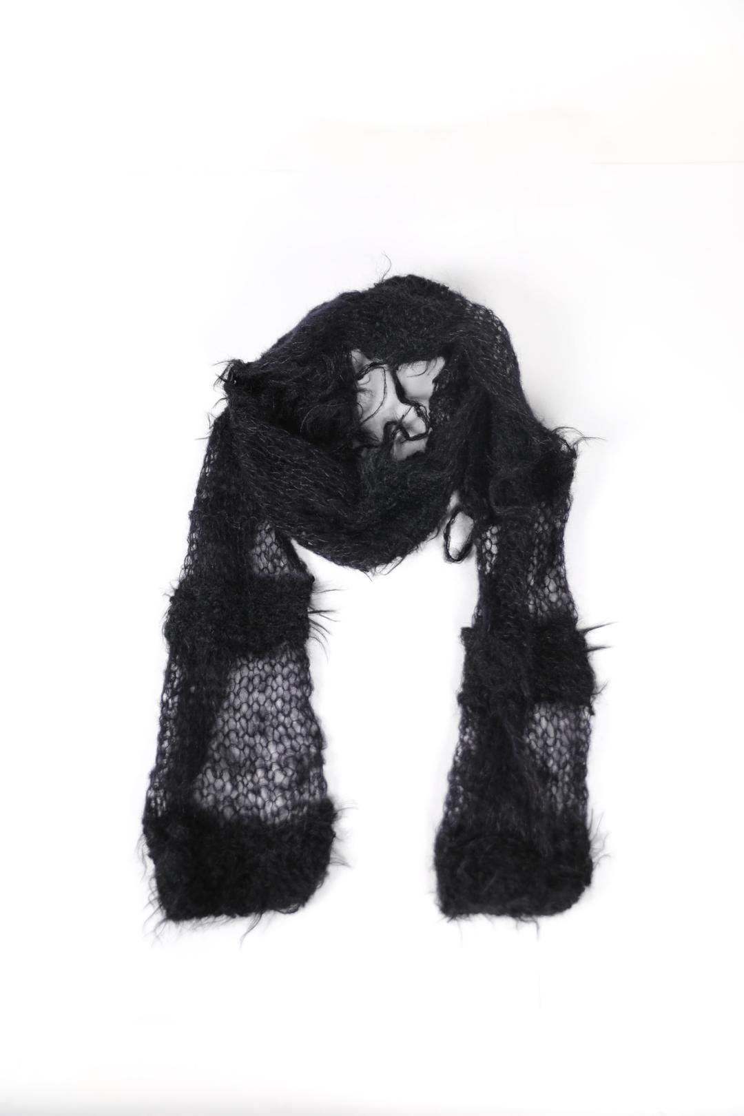 MOHAIR MIXED HANDKNITTED MUFFLER (BLACK)