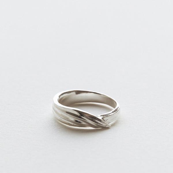 [Exclusive] Leaf Ring