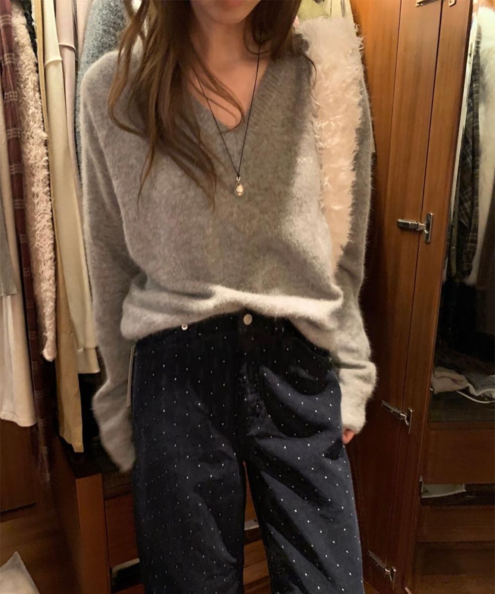 버나뎃 포스터 라쿤 브이넥 니트 (4col) poster