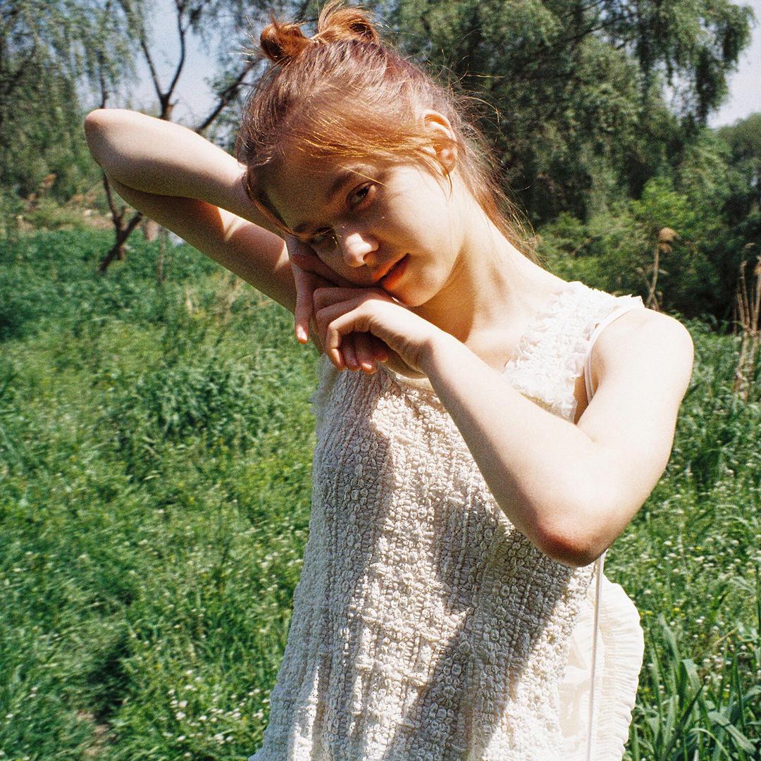 LACE SLEEVELESS TOP DOVE