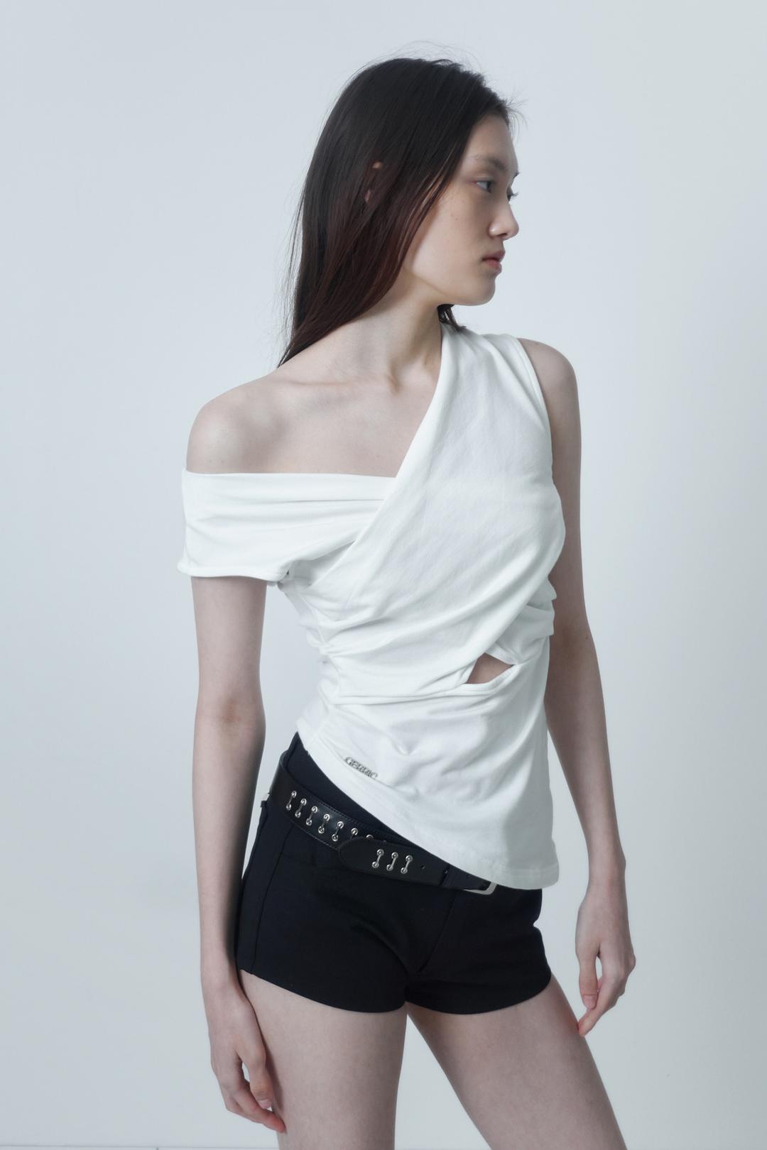 DRAPE CROSS SLEEVELESS / WHITE