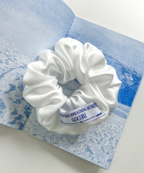 BLUE LABEL SATIN SCRUNCHIE 스크런치