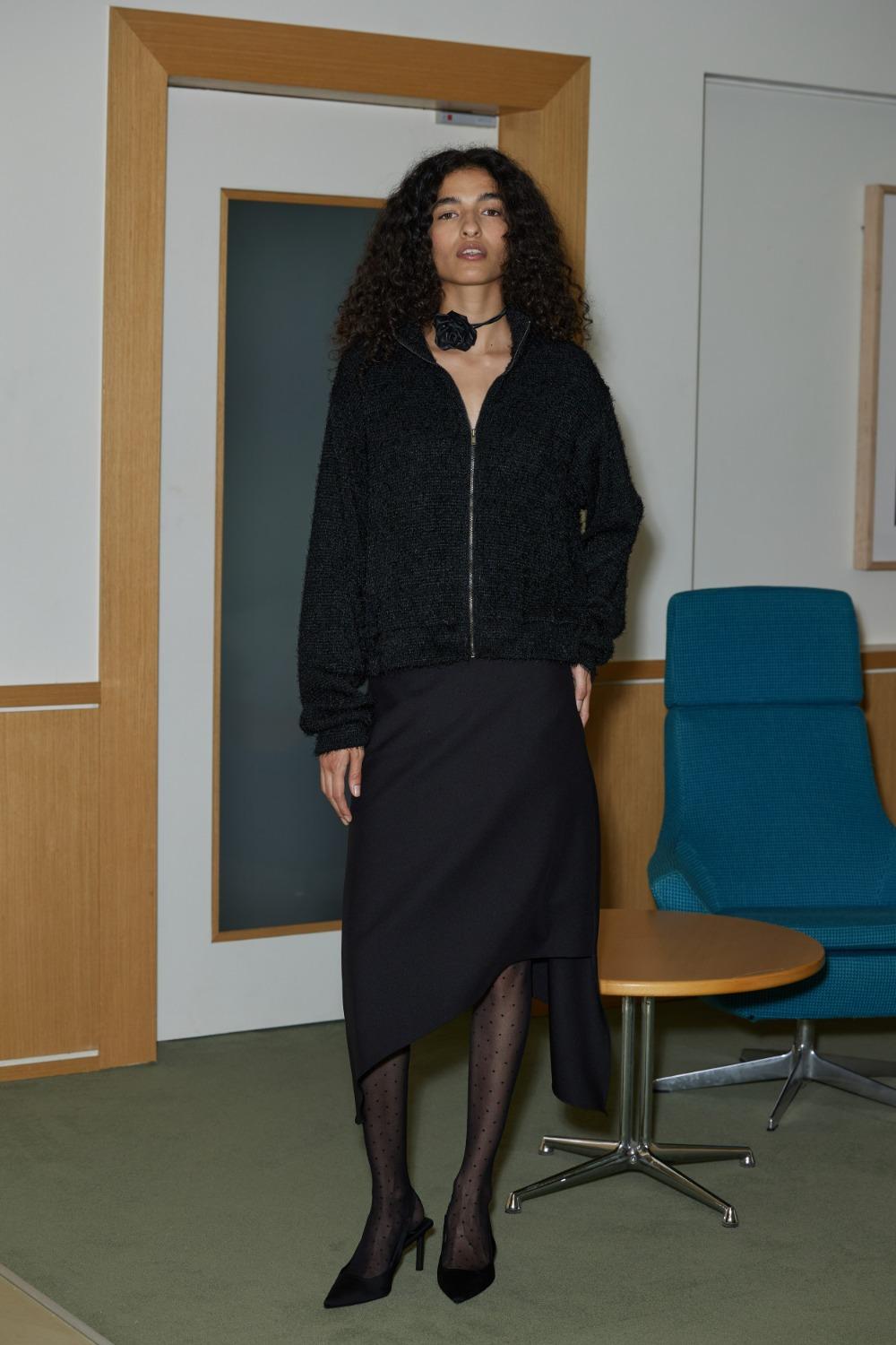 Wavy long skirt (black)