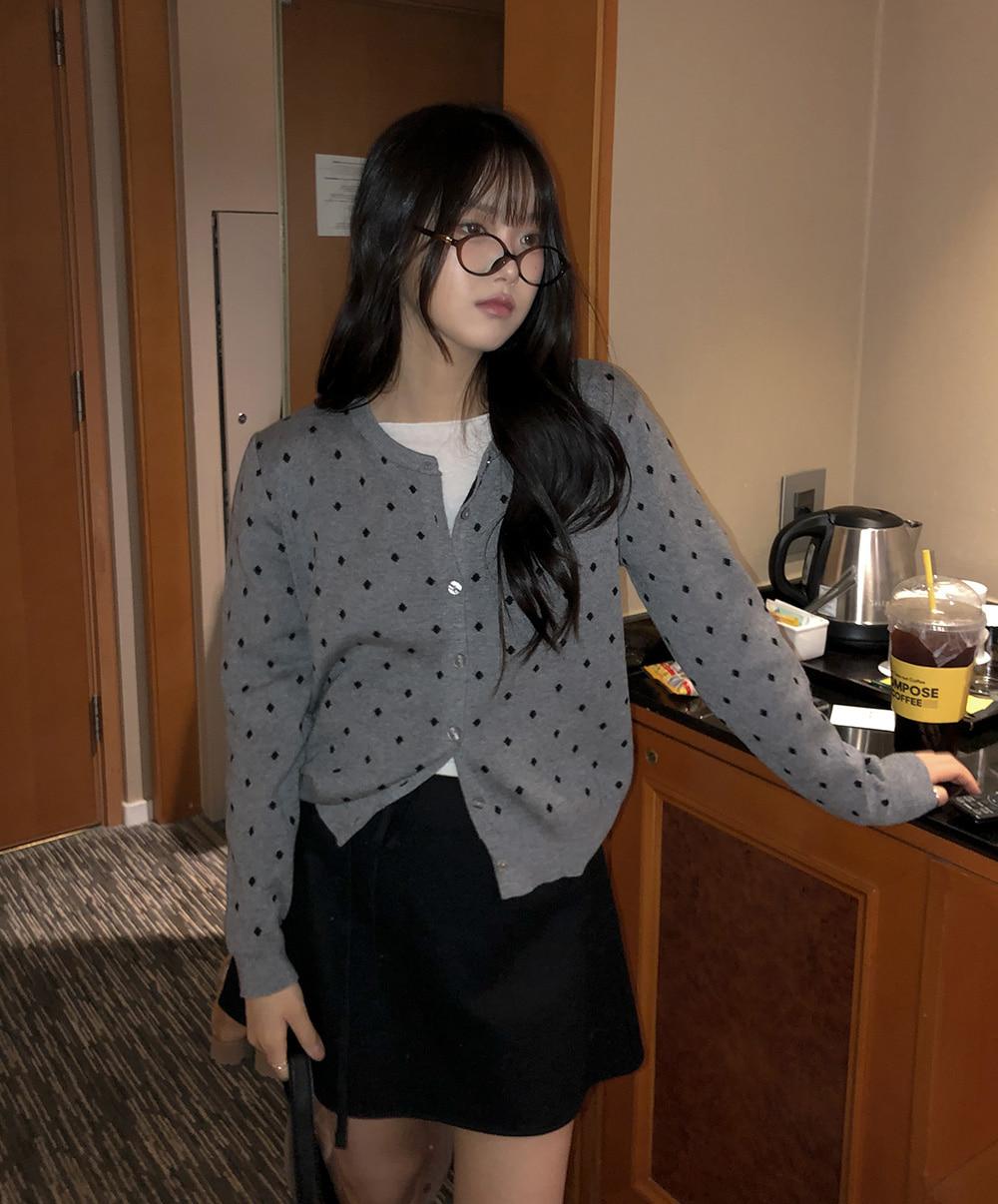 니어웨어 [봄베스트🌸] 립스 도트 가디건 (2color)