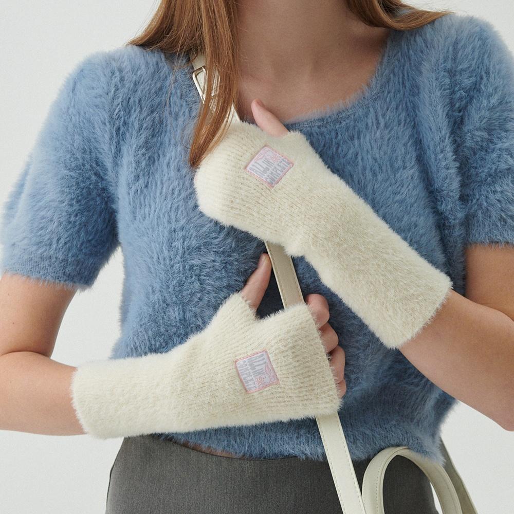 [인플루언서 착용][29CM단독] Fuzzy Rabbit HandWarmer (6 Colors)