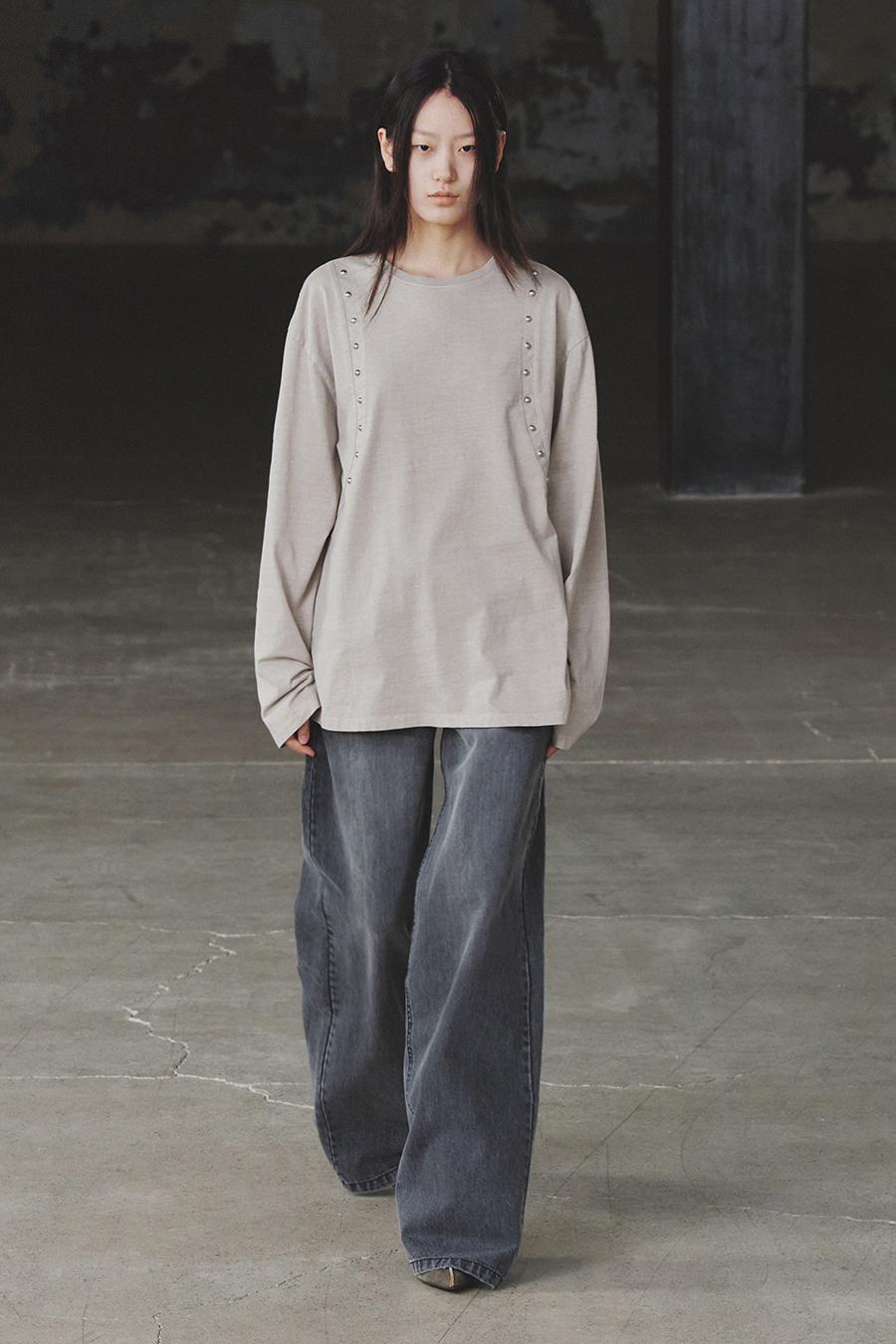 스터드 롱슬리브 BEIGE