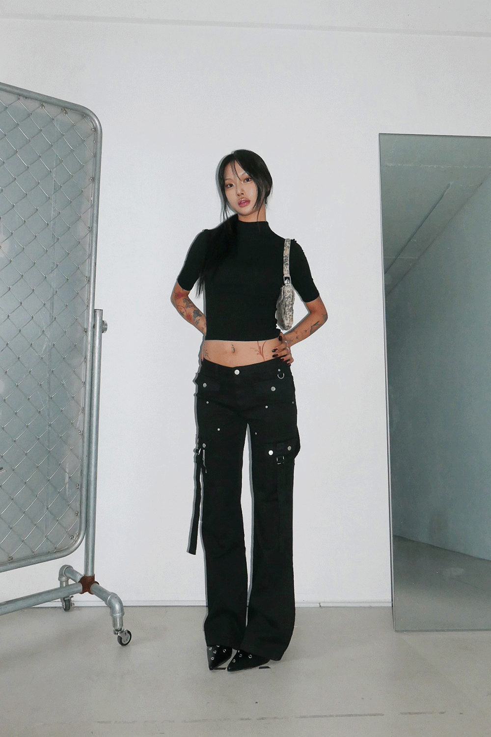 위위미유 HUNTER STUD CARGO BOOTS CUT PANTS / 헌터 스터드 카고 부츠컷 팬츠