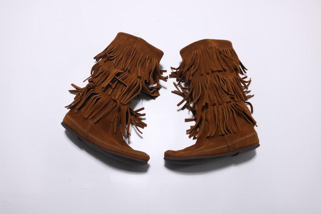 미네통카 프린지 레더 부츠