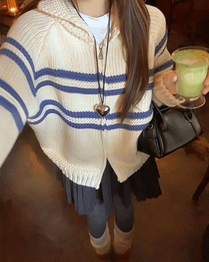 블루 포인트 톤 다운 니트 가디건