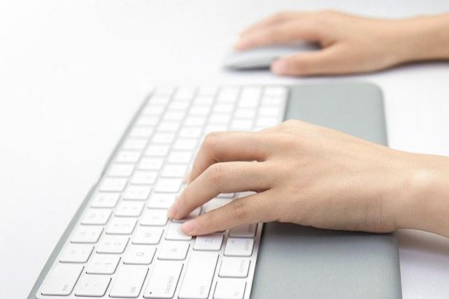 폭신푹신 아이맥 매직키보드 실리콘 손목 받침대 2color