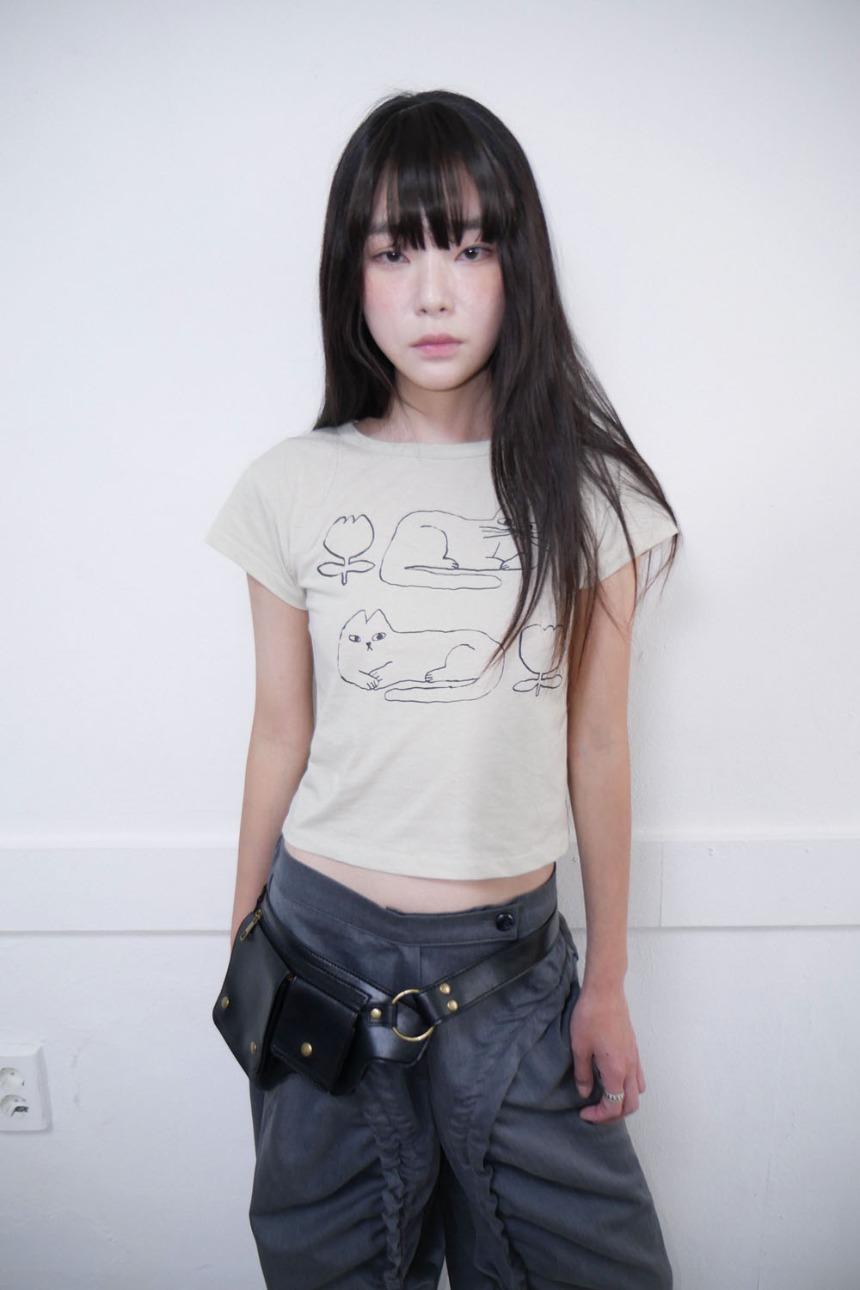 line cat crop top (2color)