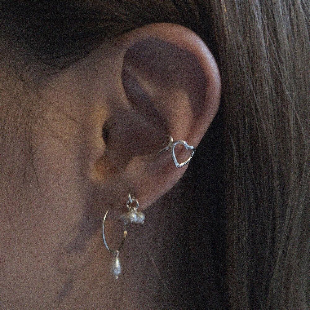 Lovable earcuff