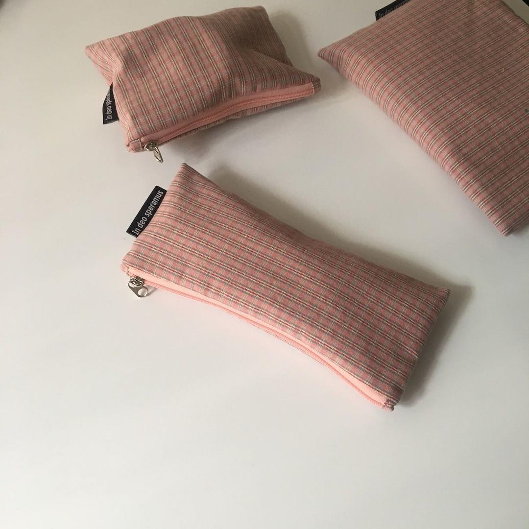 빈티지 핑크 필통(Vintage pink pencil case)