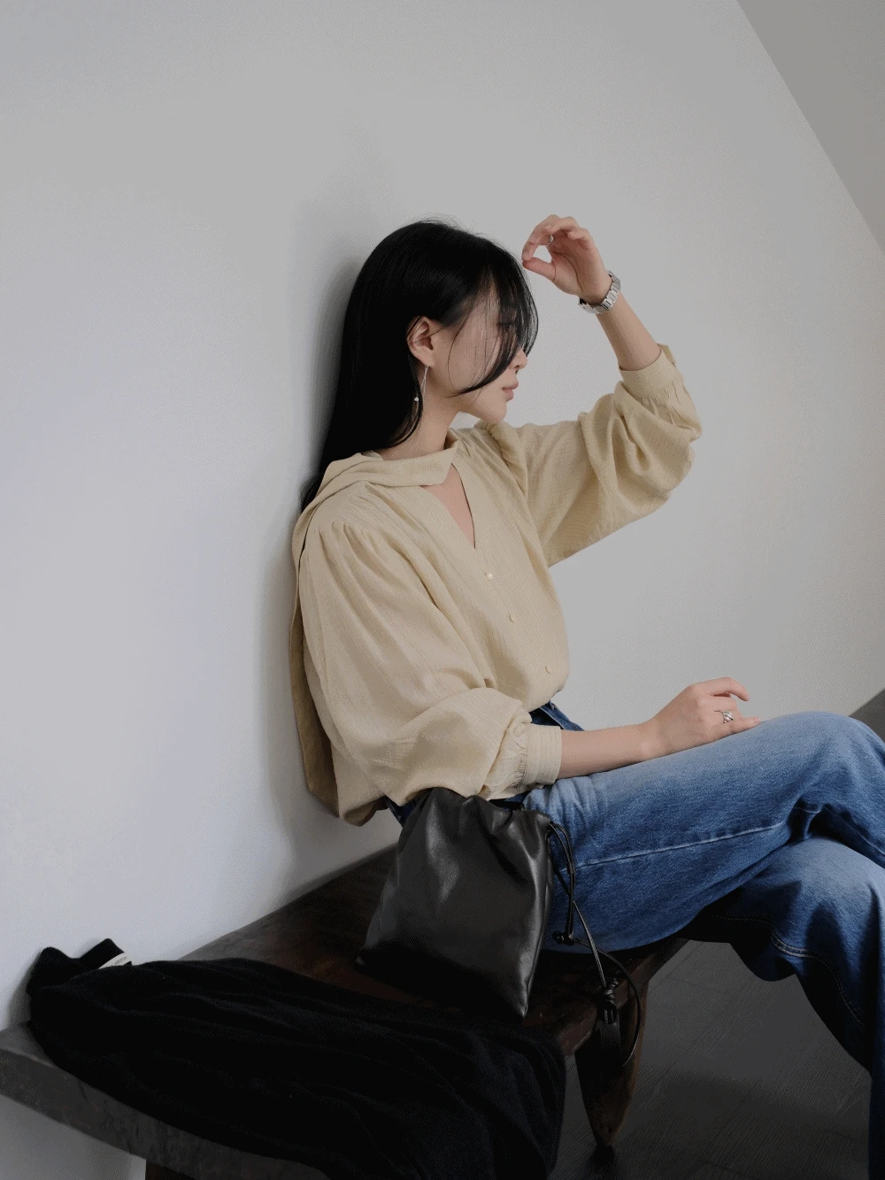 엘로디 타이 브이넥 블라우스_Elodie blouse