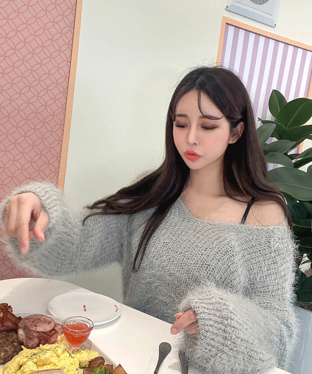 크리미솔잎 브이넥니트,knit