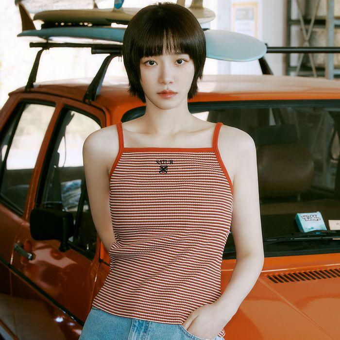 [박규영PICK](W) 아페로 로고 스트라이프 슬리브리스 탑 레드