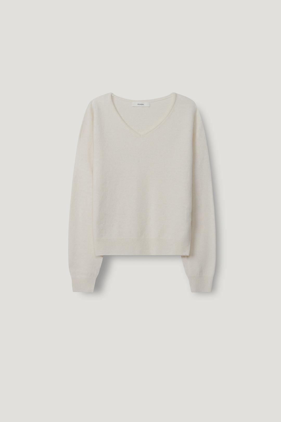 스탠다드 브이넥 니트 _ ivory