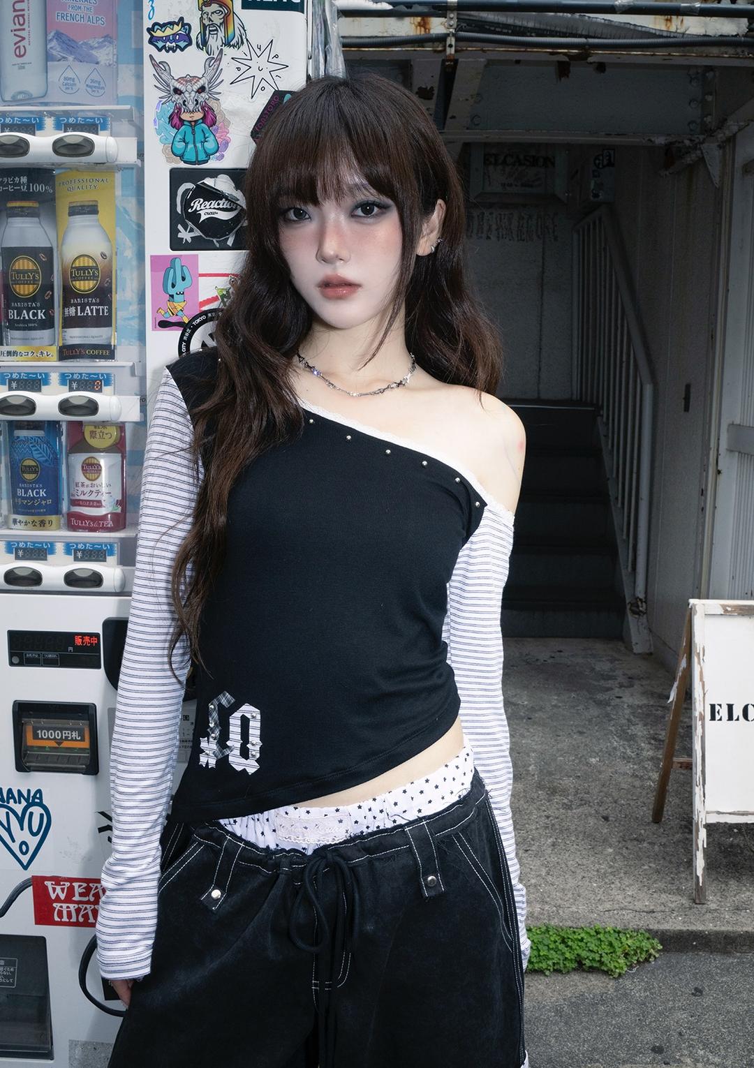 CQ patch stud one shoulder - black