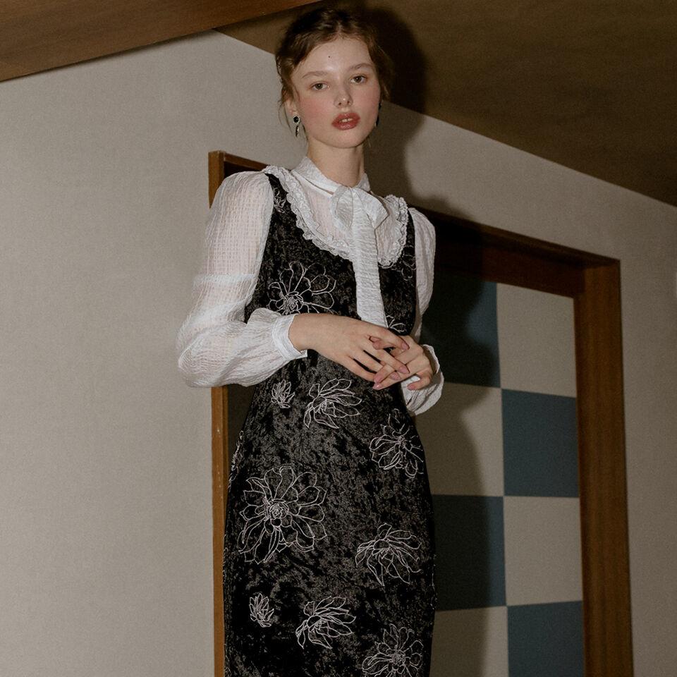 Moi white rose lettering dress