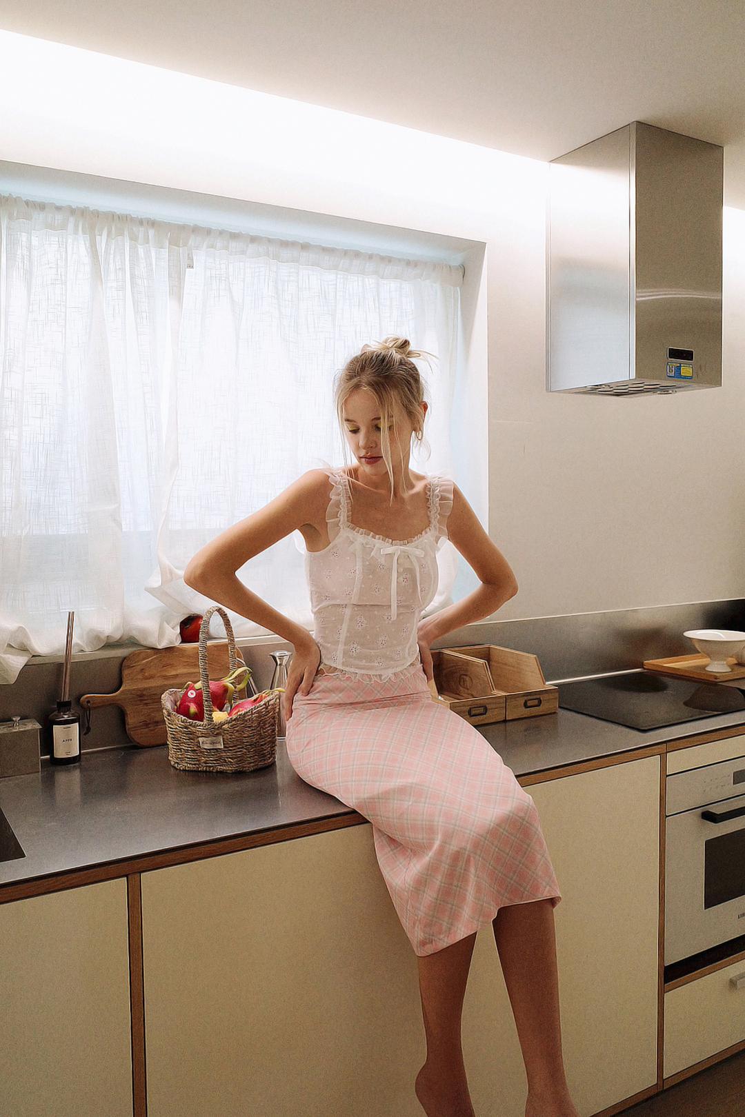 ANGEL PUNCHING TOP (WH)